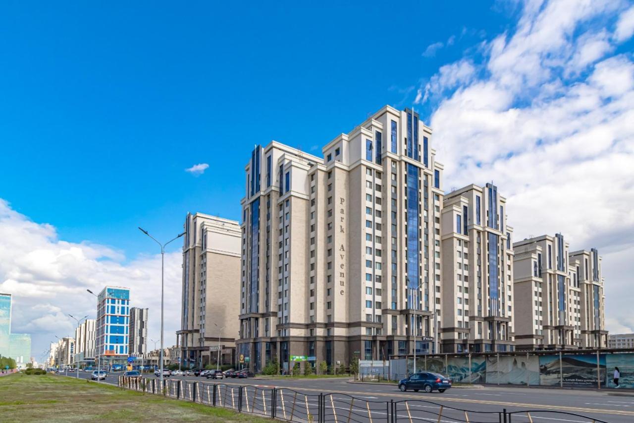 Park Avenue Напротив Ботанического Сада Akmola Esterno foto